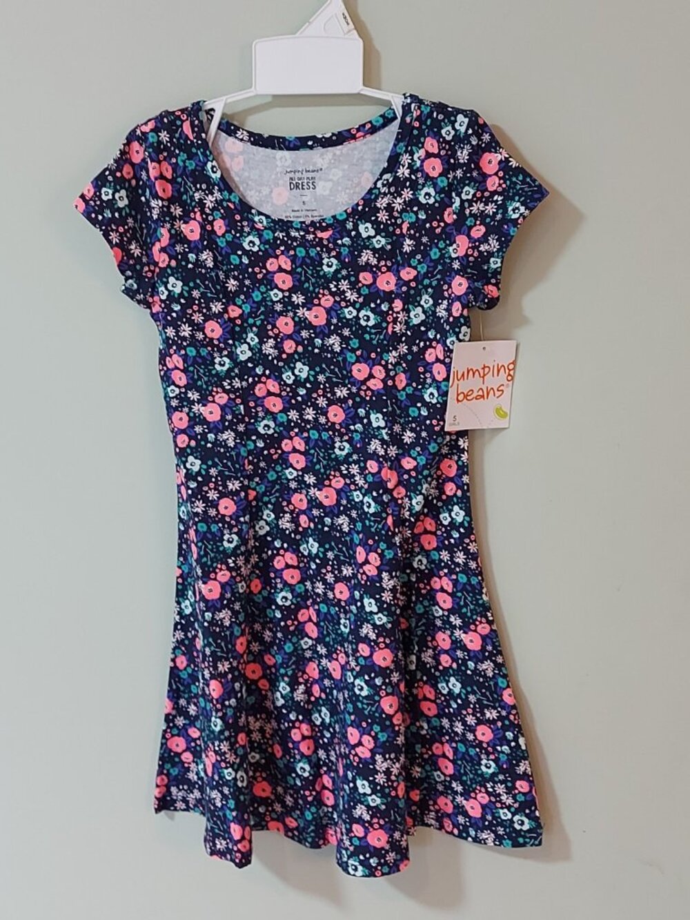 New Little Girl's size 5 All Day Play Dress by Jumping Beans